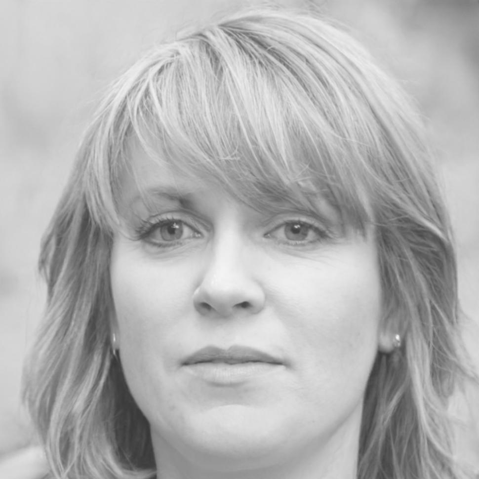 Petra Blackwood, Senior Financial Analyst